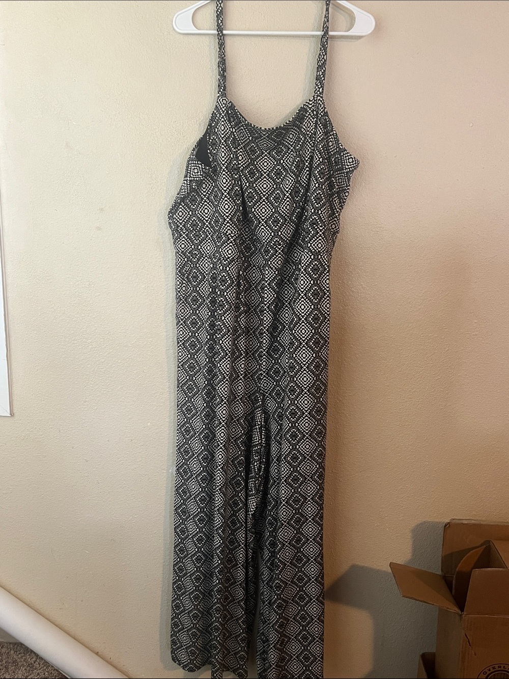 Women’s torrid Black and White Geometric Jumpsuit with Pockets 3X
